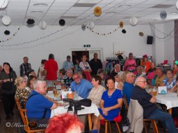 Künstler helfen Kinder - Mit Musik zur Menschlichkeit